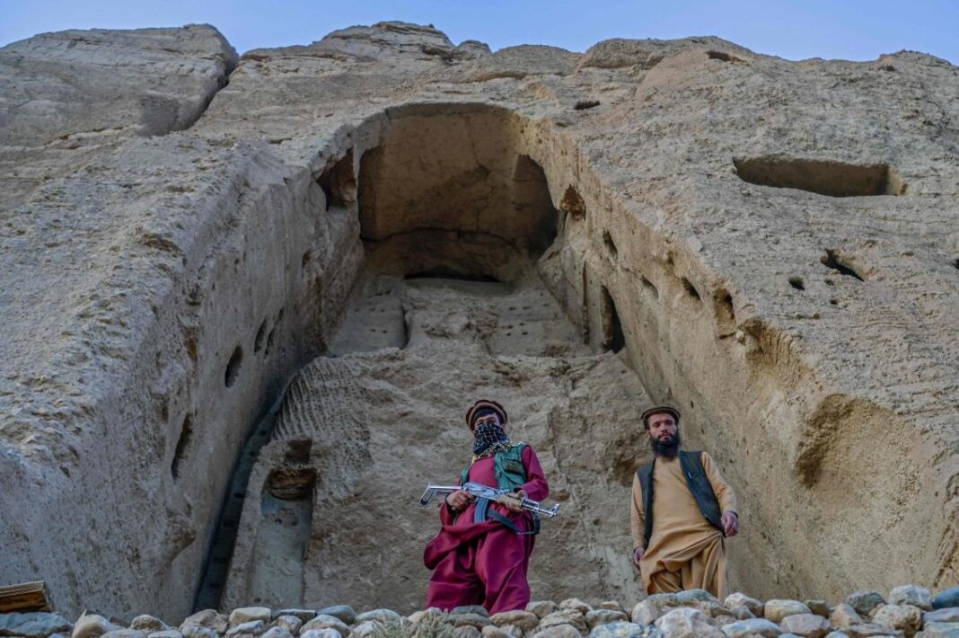 Taliban urges US to release frozen funds in Doha talks
