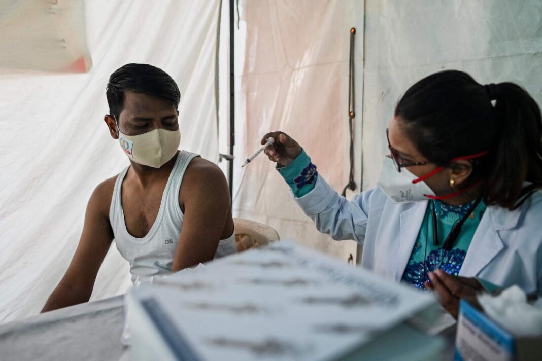 Omicron spreads in India, full vaccination in focus