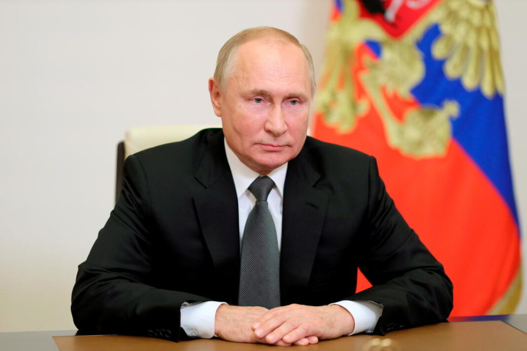 Russia keeps tensions high over Ukraine while waiting for next Biden move