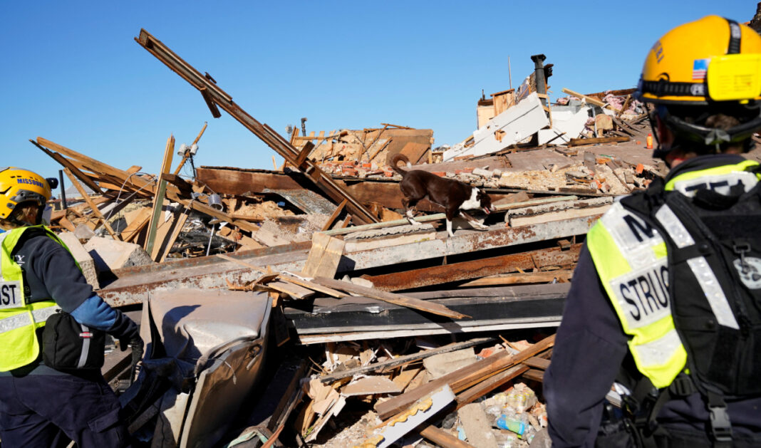 Thousands without heat, water after tornadoes kill dozens