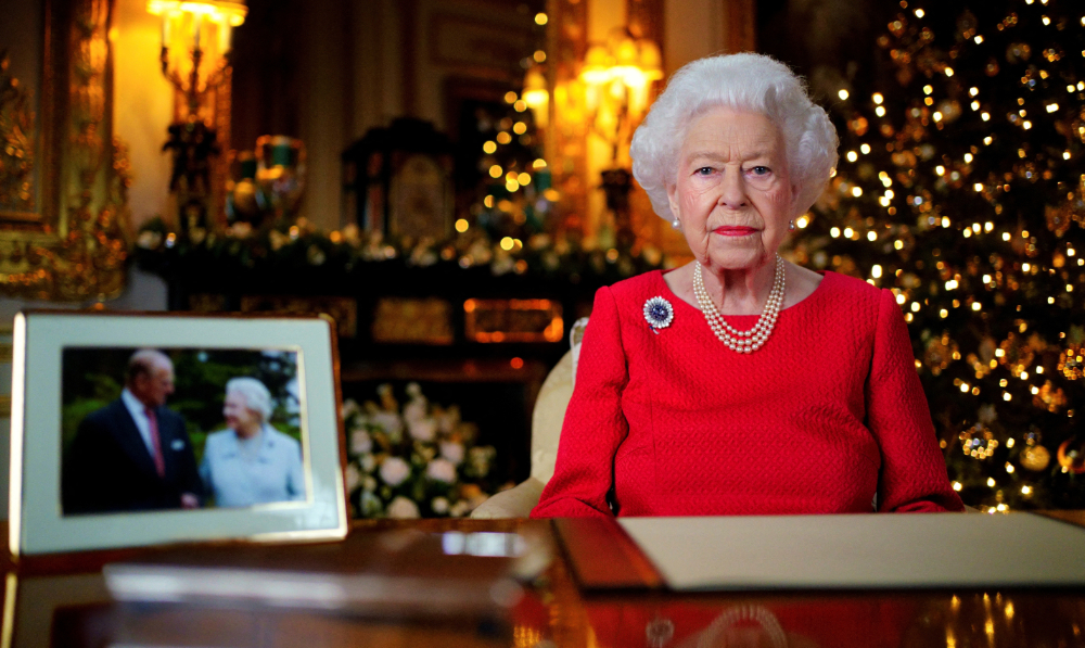 UK plans holiday weekend to honor queen's 70 years on throne